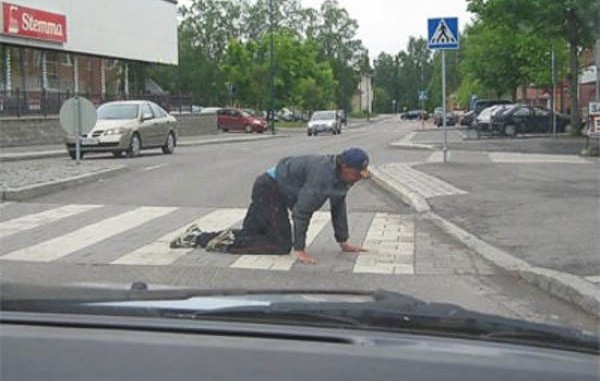 fulle-folk-morsomme-animasjoner-gifs-eavisa